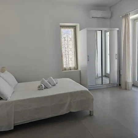 Paros Vista